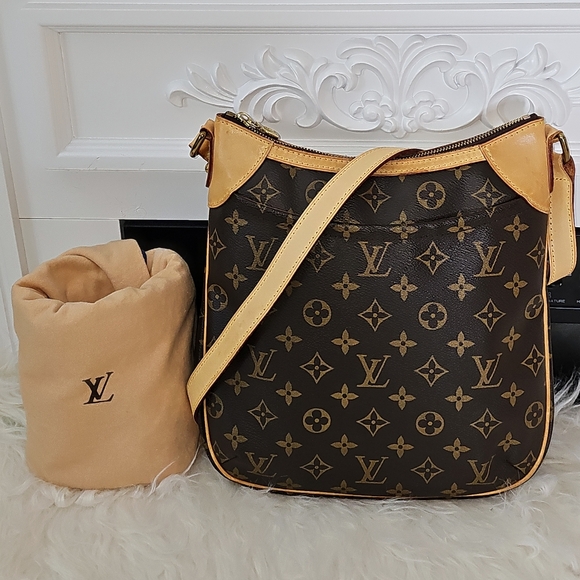 Louis Vuitton Handbags - 🔥😍Beautiful Condition 🔥 😍 Authentic Louis Vuitton Odeon PM Monogram Canvas